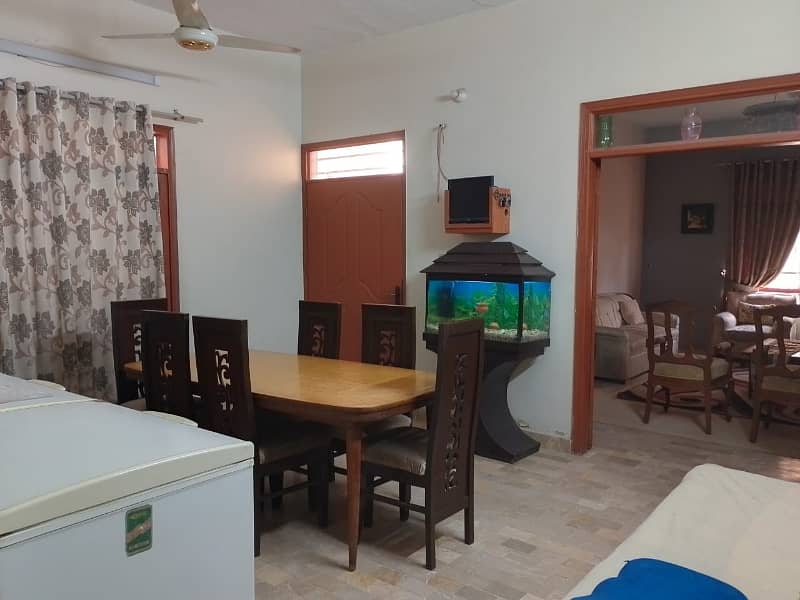 A Spacious 180 Square Yards House In Metrovil Colony - Block 3/1 22