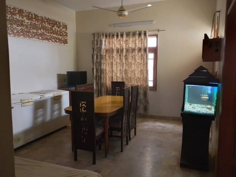 A Spacious 180 Square Yards House In Metrovil Colony - Block 3/1 23