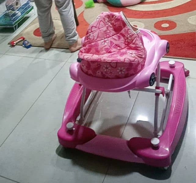 zubaidas graco baby shop walker for sale 3