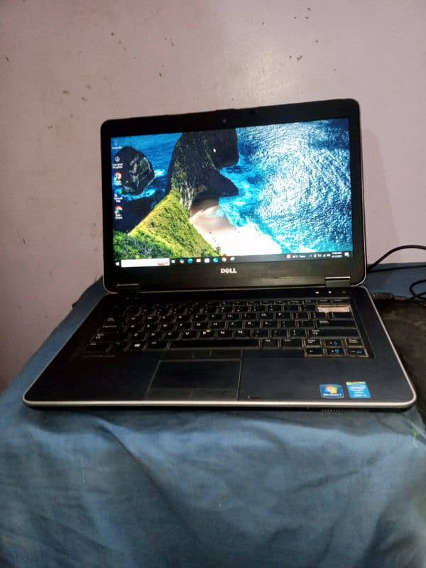 Dell laptop Latitude E6440 Core i5 4th Generation 1