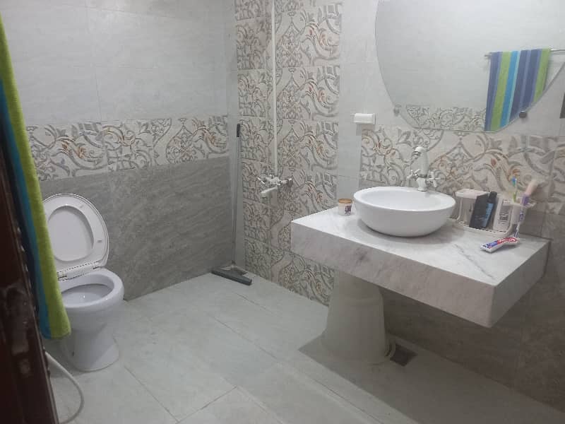 Fair-Priced Prime Location 375 Square Yards House Available In Federal B Area - Block 10 3