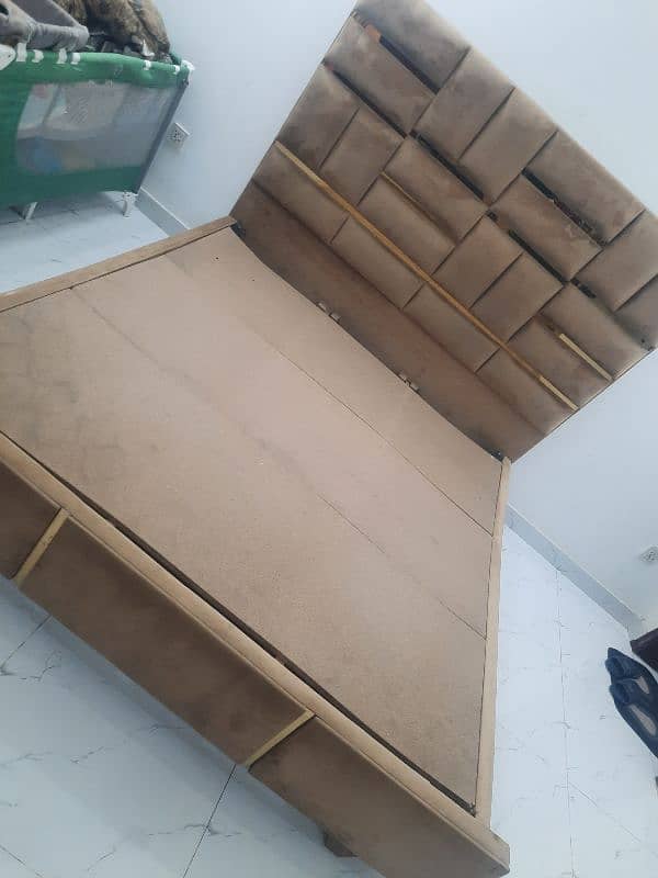 Bed for sale urgent 0