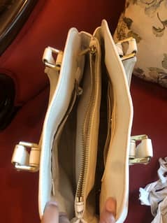 tory hand bag