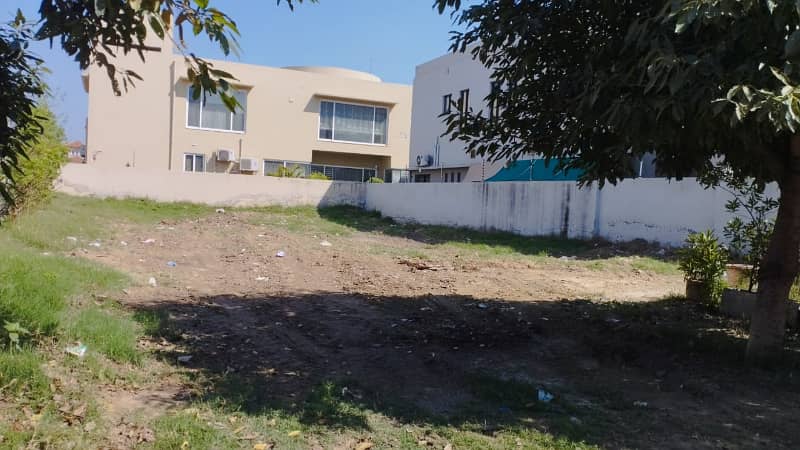 DHA PHASE 7 Y BLOCK NEAR TO MC 3