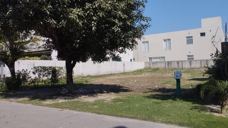 DHA PHASE 7 Y BLOCK NEAR TO MC 4