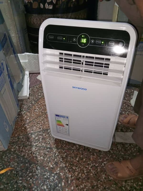 SKYWOOD PORTABLE AC DC INVERTER IMPORTED ENERGY SAVER HEAT AND COOL 0