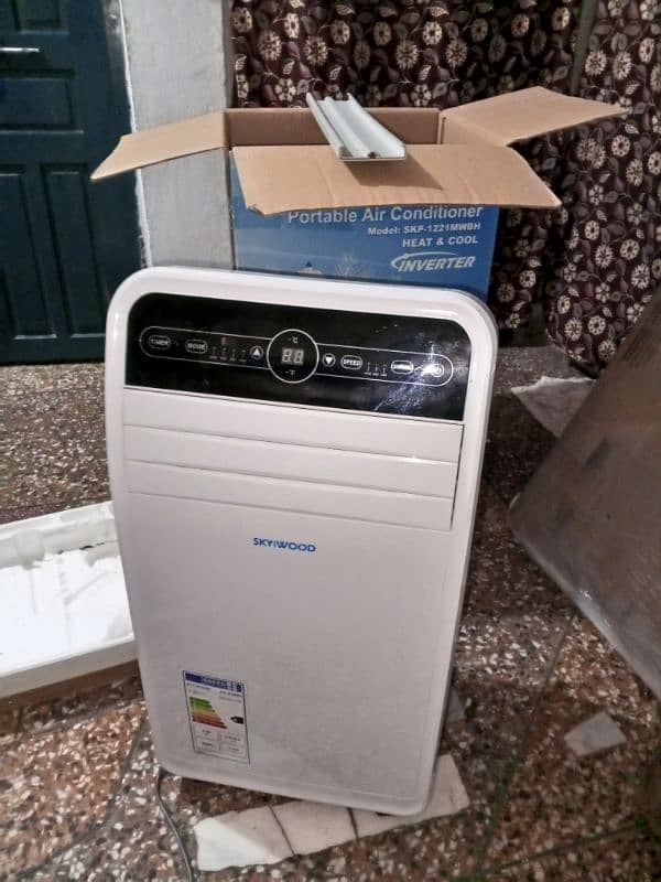 SKYWOOD PORTABLE AC DC INVERTER IMPORTED ENERGY SAVER HEAT AND COOL 4