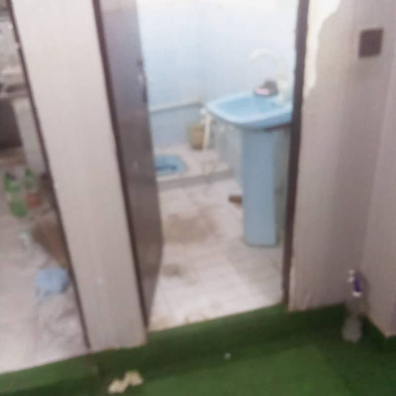 Office Space for Rent Gulshan-e-Iqbal Block 13-A | 4 Rooms | 3rd Floor | 850 Sq. Ft. 0