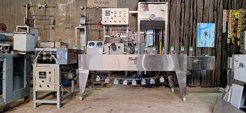 Tetra Pak and Bottle juice Filling Packing Machine in SS Plant 0