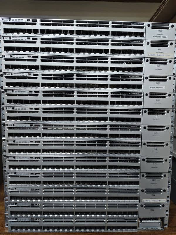 Cisco 3850-24SS Networking Switch 1