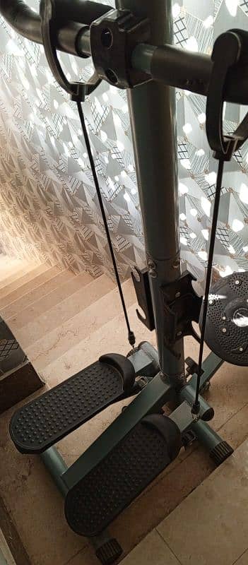 Stepper manual machine. . with swister and Bicep band 3