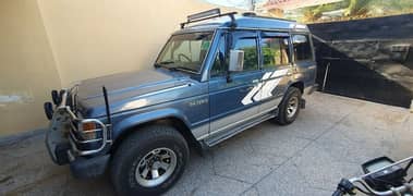 Mitsubishi Pajero 1990