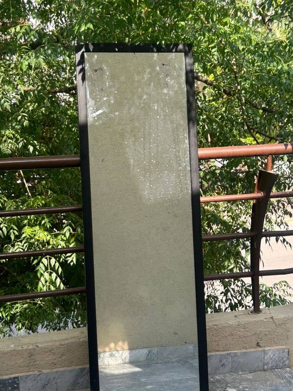 Full-Length Designer Standing Mirror 0