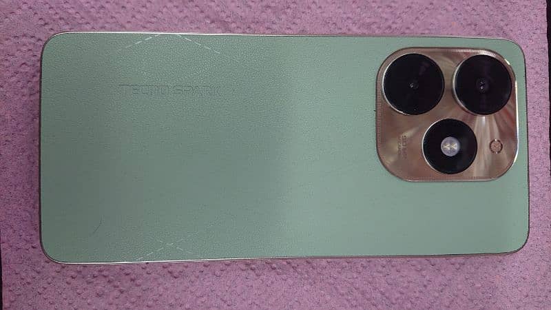 Tecno spark 20 c 4