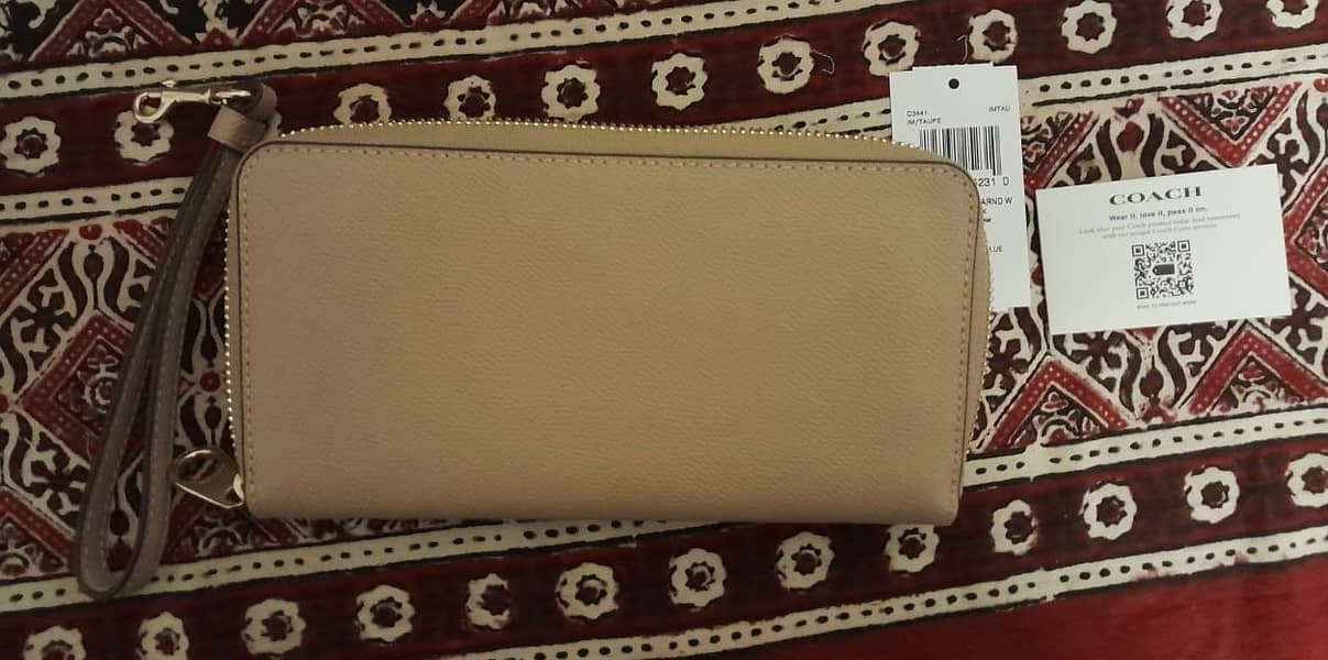 Brand New Ladies Coach Wallet (Serious buyers only) 1