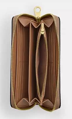 Brand New Ladies Coach Wallet (Serious buyers only) 2