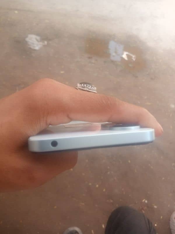 redmi 13c 6gb ram 128gb memory cover or charger bhi sat ha 2