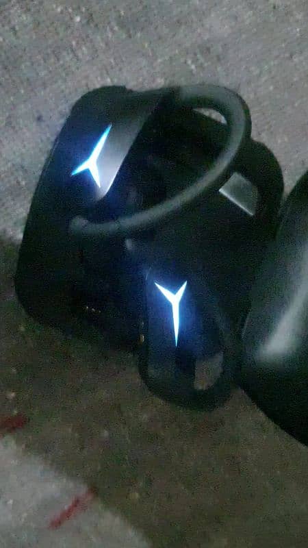 BE1030 Wireless Earbuds with Case | Premium Sound & Secure Fit 1
