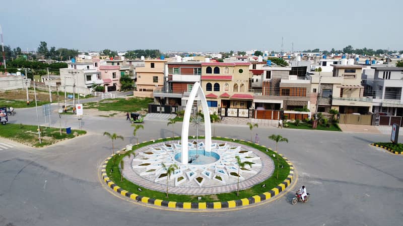 "Hot Deal: Premium 10 Marla Plot In D Block, Central Park Housing Scheme Dont Miss Out!" 0