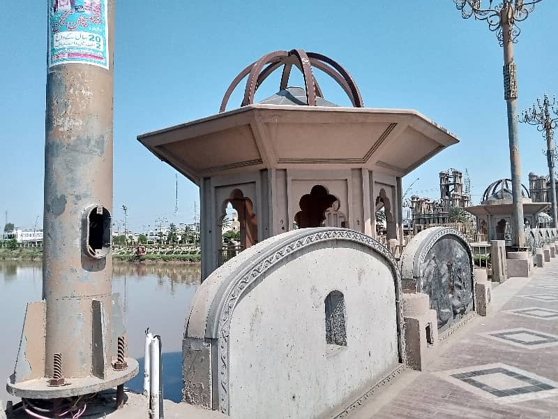Good Location Residential Plot For Grabs In 7 Marla Gujranwala 0