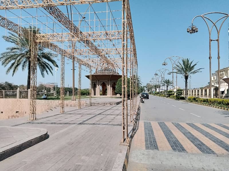 Good Location Residential Plot For Grabs In 7 Marla Gujranwala 3