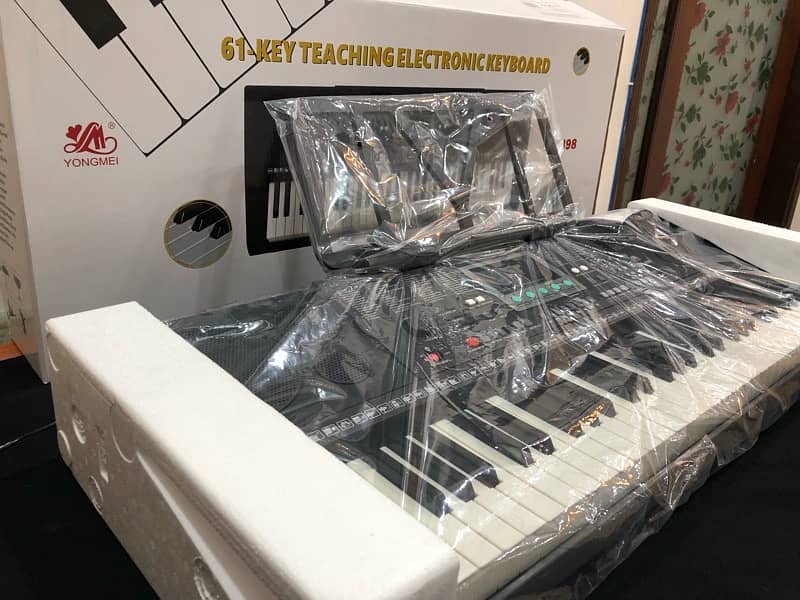 piano keyboard 0