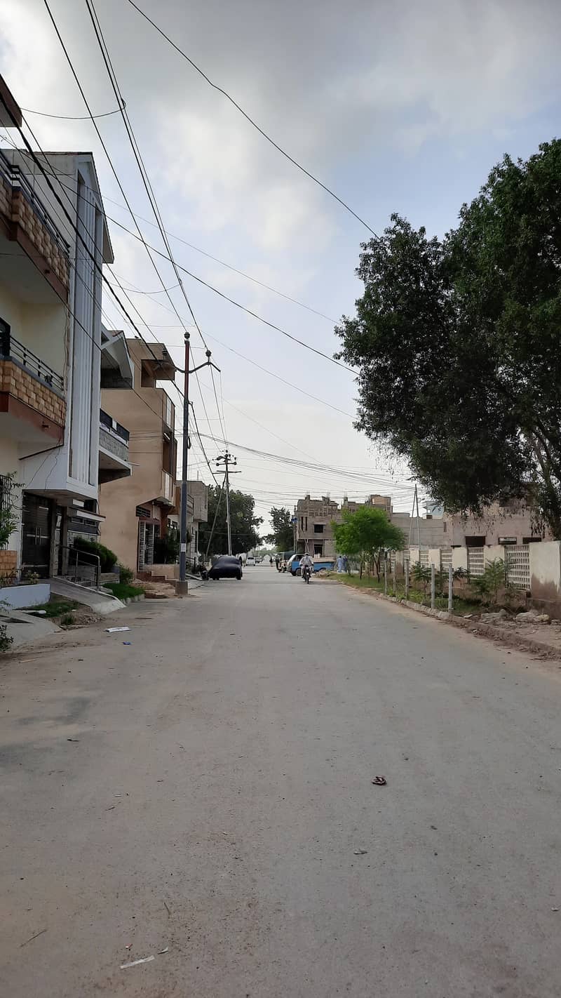 40 Feet Road Facing 400 Sq Yards West Open Most Reasonable Plot Available For Sale 0