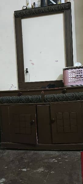 Showcase and dressing table for sale. . 3