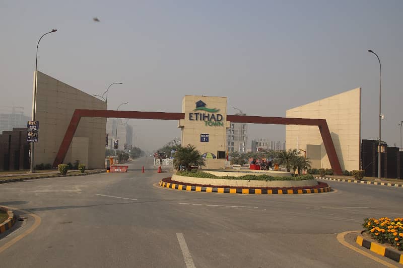 One Sided Open 10 Marla Commercial Plot Are Available For Sale In Etihad Town Lahore 2