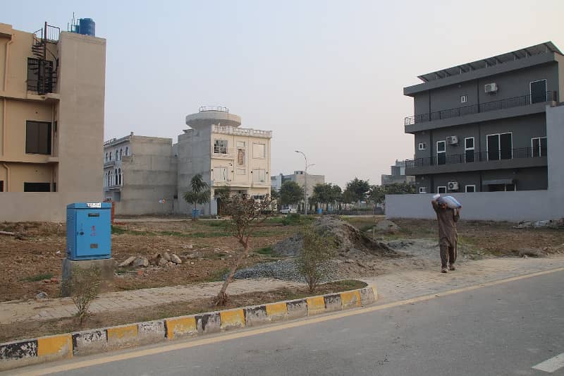 One Sided Open 10 Marla Commercial Plot Are Available For Sale In Etihad Town Lahore 3