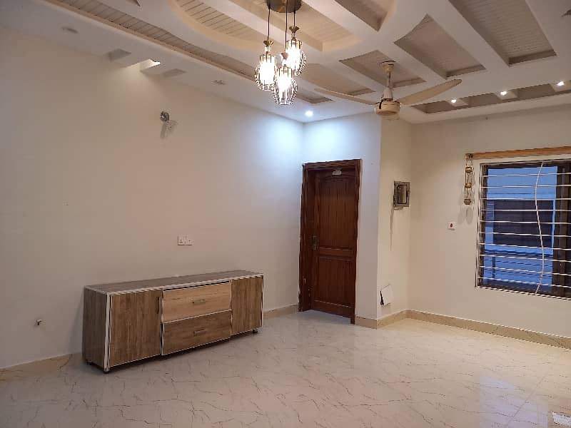Usman Block Upper Portion For Rent Neat And Clean Fully Renovated Separate Electric Meter Ki Gas Available Reasonable Rent Demand36000/- 0