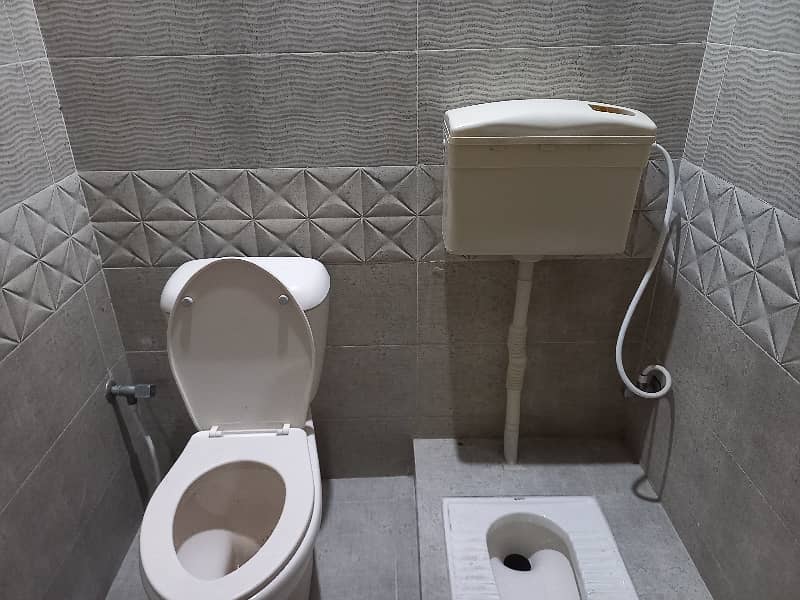 Usman Block Upper Portion For Rent Neat And Clean Fully Renovated Separate Electric Meter Ki Gas Available Reasonable Rent Demand36000/- 4