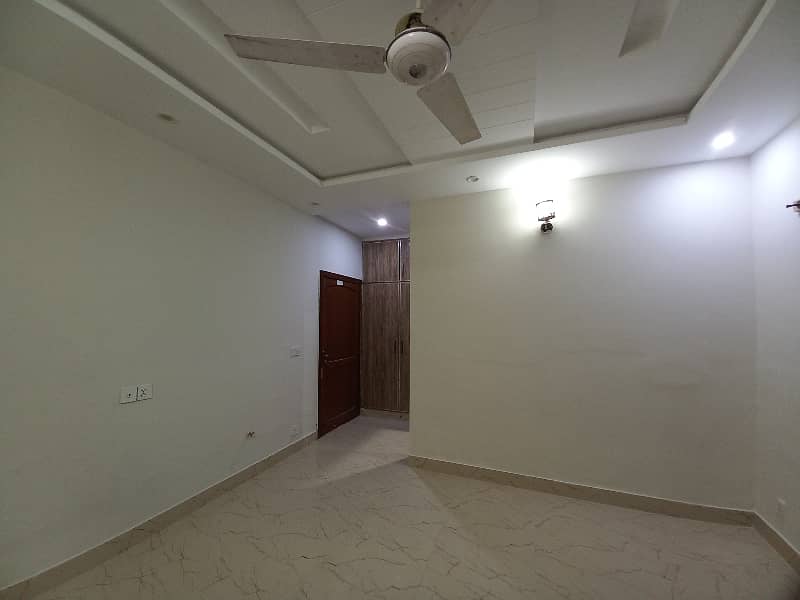 Usman Block Upper Portion For Rent Neat And Clean Fully Renovated Separate Electric Meter Ki Gas Available Reasonable Rent Demand36000/- 7
