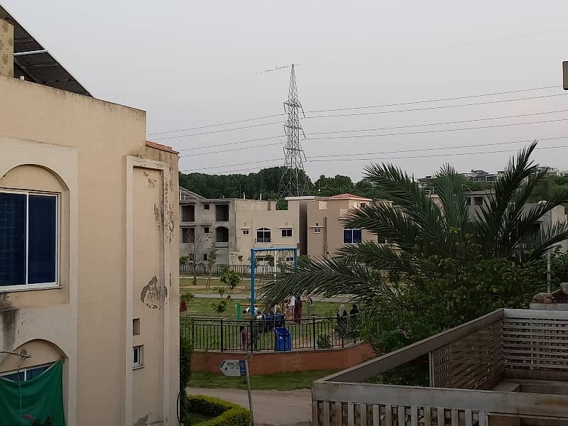 Usman Block Upper Portion For Rent Neat And Clean Fully Renovated Separate Electric Meter Ki Gas Available Reasonable Rent Demand36000/- 11
