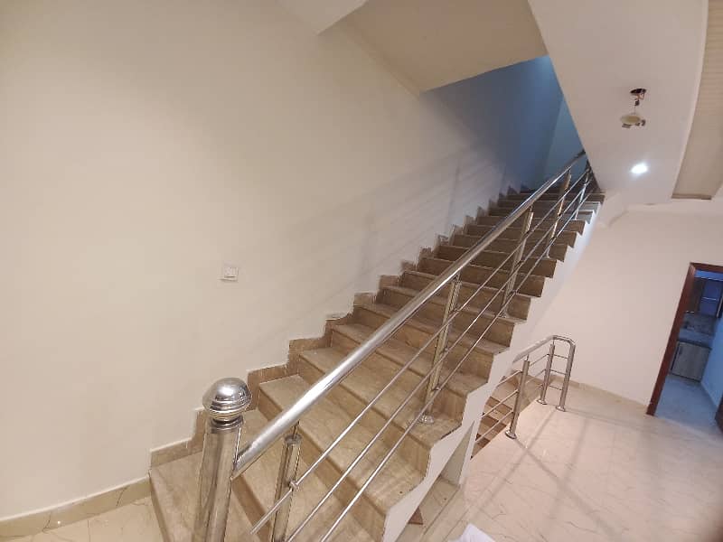 Usman Block Upper Portion For Rent Neat And Clean Fully Renovated Separate Electric Meter Ki Gas Available Reasonable Rent Demand36000/- 12