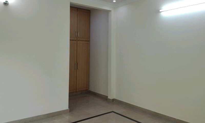 Usman Block Upper Portion For Rent Neat And Clean Fully Renovated Separate Electric Meter Ki Gas Available Reasonable Rent Demand36000/- 21
