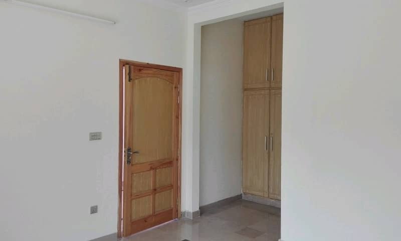 Usman Block Upper Portion For Rent Neat And Clean Fully Renovated Separate Electric Meter Ki Gas Available Reasonable Rent Demand36000/- 22