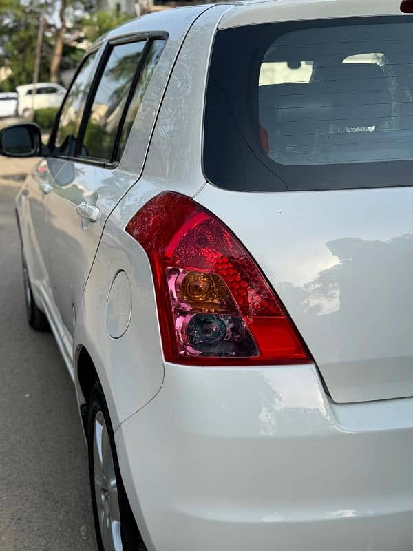 Suzuki Swift 1.3 DLX 2017/2018 8