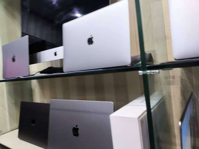 2019//2020//2022 apple MacBook Pro air available 0