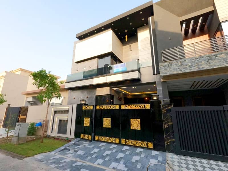 5 Marla Luxury Modern Brand New A Plus Solid Constructed House For Sale And Direct Meeting With Owner In Park View City Lahore. 4