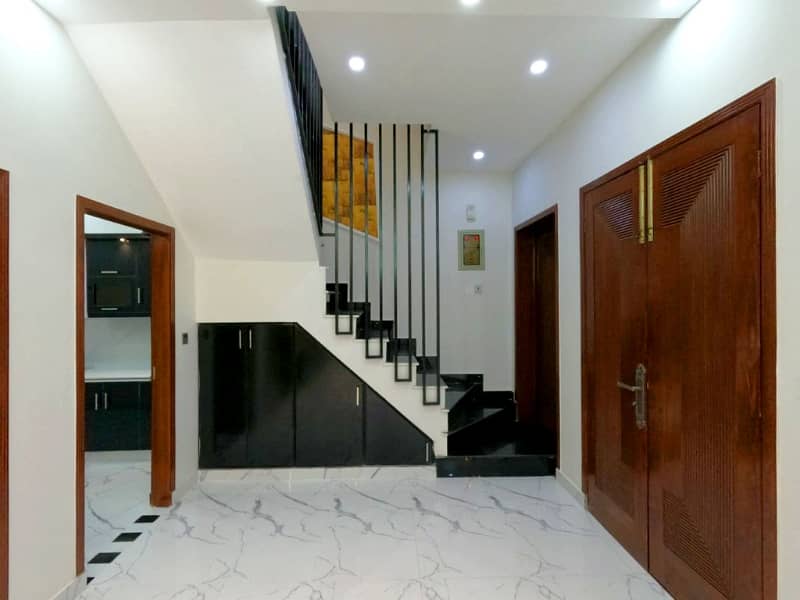 5 Marla Luxury Modern Brand New A Plus Solid Constructed House For Sale And Direct Meeting With Owner In Park View City Lahore. 16