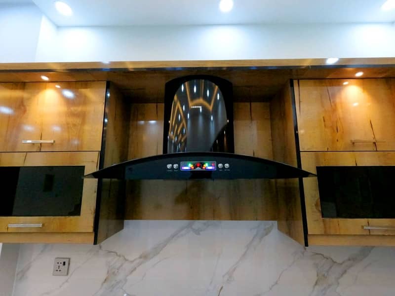 5 Marla Luxury Modern Brand New A Plus Solid Constructed House For Sale And Direct Meeting With Owner In Park View City Lahore. 23