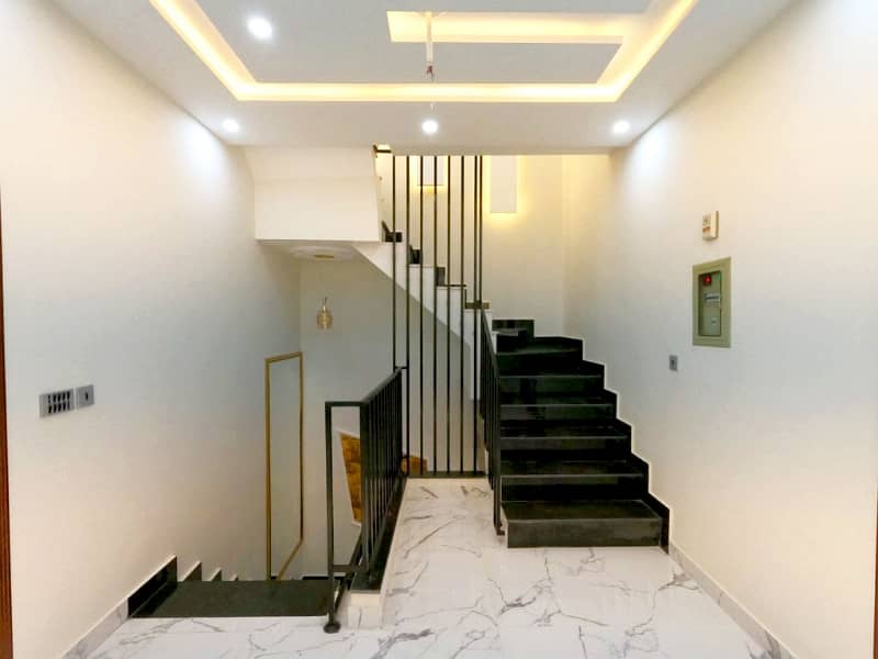 5 Marla Luxury Modern Brand New A Plus Solid Constructed House For Sale And Direct Meeting With Owner In Park View City Lahore. 31