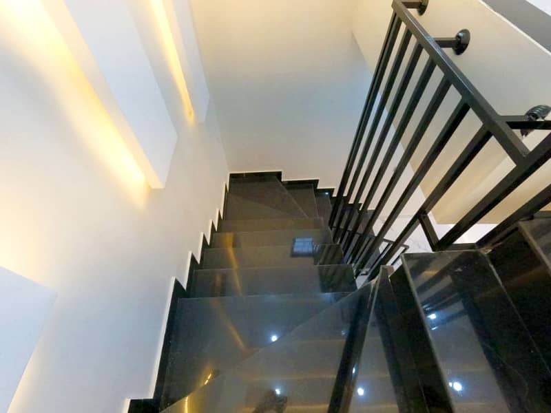 5 Marla Luxury Modern Brand New A Plus Solid Constructed House For Sale And Direct Meeting With Owner In Park View City Lahore. 36