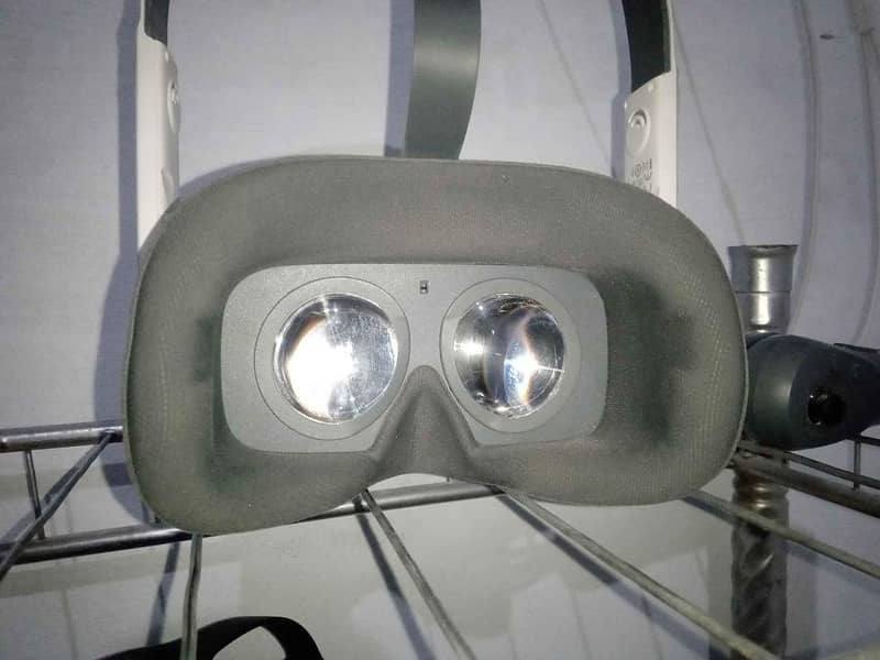 PICO NEO 2 - Virtual Reality Sport Headset - 64gb 1