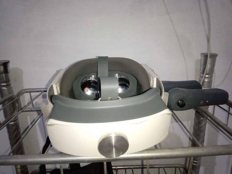 PICO NEO 2 - Virtual Reality Sport Headset - 64gb 3