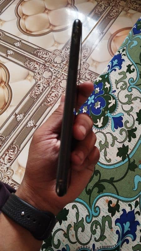 Non pta but 2 m0nth Working sim Home button Finger print All okay 1