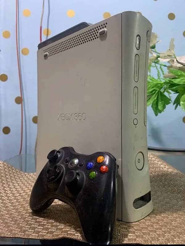 Xbox 360 jailbreak with 02 contollers and 70plusgames installed 100%ok 0