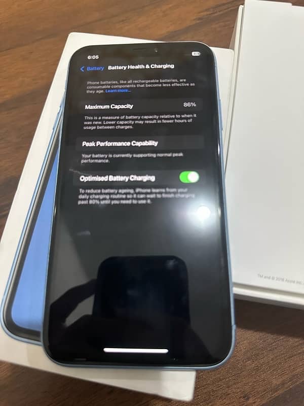 iphone XR 128gb dual pta 86 health with box 2