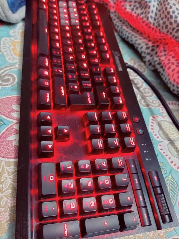 Corsair Michanical Gaming keyboard 1
